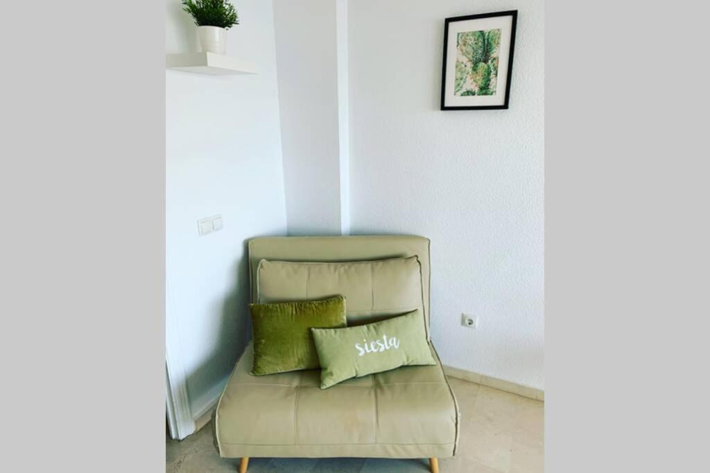 Amazing Frontline Sea Views Studio Apartment Castillo Del Vigia Torremolinos Exteriér fotografie